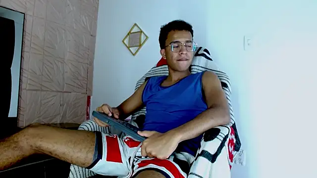 aston xvera online show from November 9, 2025, 8:57 pm