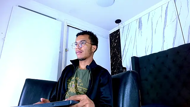 aston xvera online show from December 14, 2025, 4:08 am