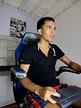 aston xvera online show from September 20, 2025, 3:17 pm