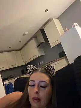 Snapshot of Lulumayxx chatting on May 7, 2026, 10:13 pm Lulumayxx online show from May 7, 2026, 10:13 pm