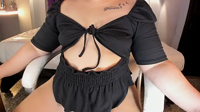 Miss Francheska online show from April 18, 2026, 12:07 pm