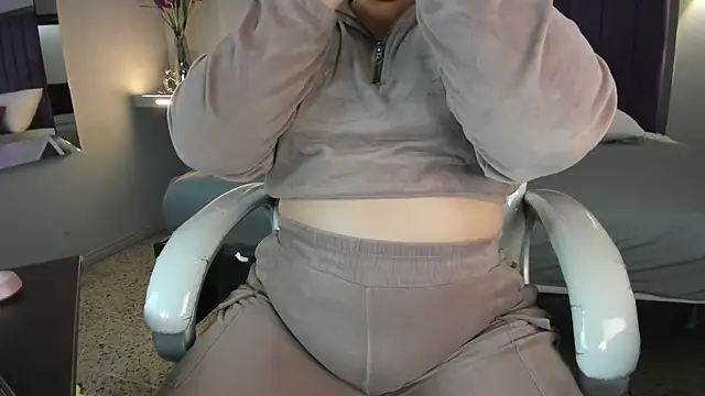 Miss Francheska online show from March 30, 2026, 12:28 pm