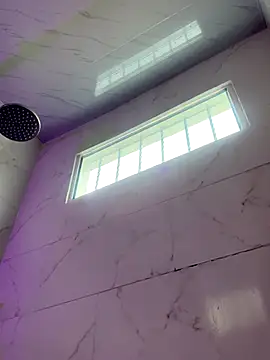 Im Lyan online show from November 30, 2025, 3:24 pm