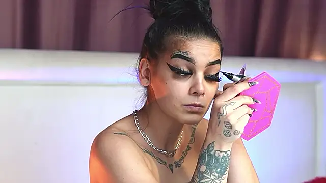 Snapshot of KarsynJaydde chatting on February 25, 2026, 12:11 am KarsynJaydde online show from February 25, 2026, 12:11 am