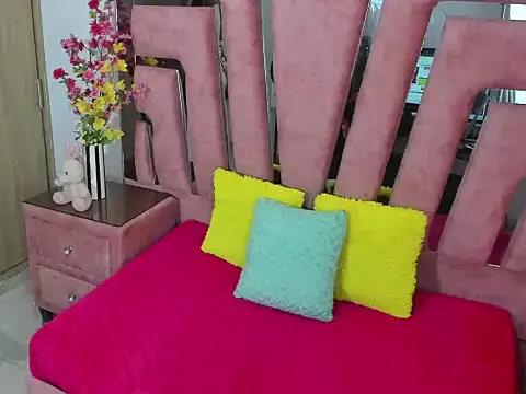 MaraKarly online show from October 10, 2025, 12:50 pm