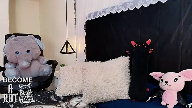 IvyBelle  online show from May 13, 2026, 11:28 am