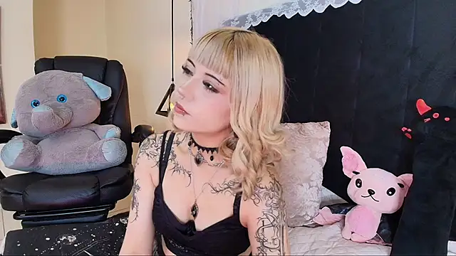 IvyBelle  online show from May 8, 2026, 11:25 am