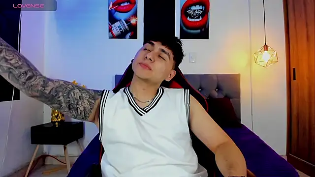 Nicolas James Sc online show from October 28, 2025, 1:32 pm