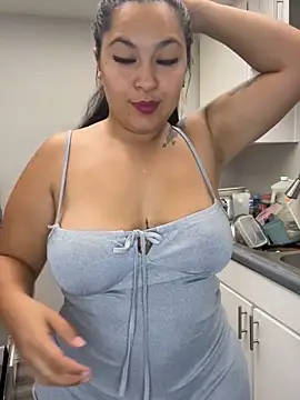latina curvy22 online show from September 18, 2025, 7:17 pm