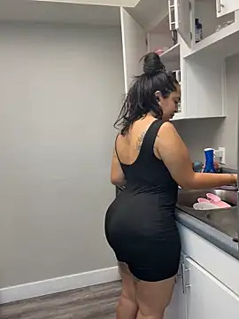 latina curvy22 online show from October 1, 2025, 6:56 pm