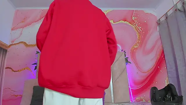 Taylor oriana  online show from November 22, 2025, 10:58 am