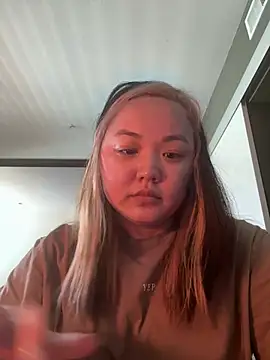 violet lin online show from April 14, 2026, 6:24 pm