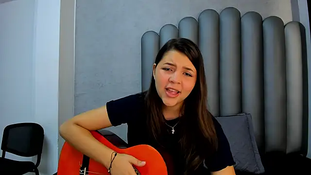 Snapshot of Charlotte-Star chatting on November 13, 2025, 9:19 pm Charlotte-Star online show from November 13, 2025, 9:19 pm