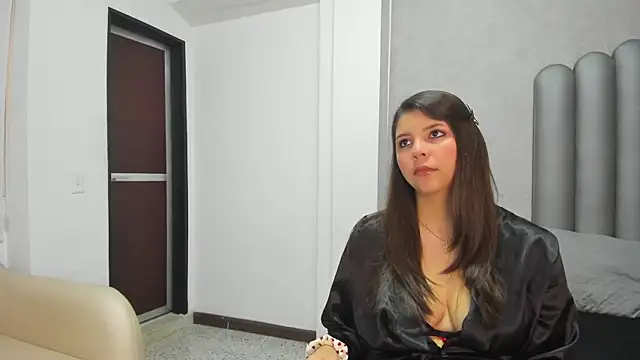 Snapshot of Charlotte-Star chatting on November 19, 2025, 9:04 pm Charlotte-Star online show from November 19, 2025, 9:04 pm