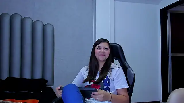 Snapshot of Charlotte-Star chatting on November 28, 2025, 7:47 pm Charlotte-Star online show from November 28, 2025, 7:47 pm