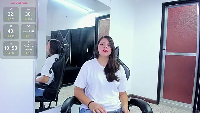 Snapshot of Charlotte-Star chatting on October 16, 2025, 7:44 pm Charlotte-Star online show from October 16, 2025, 7:44 pm