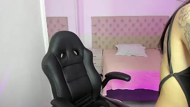 AlliceCopper online show from October 26, 2025, 1:11 pm