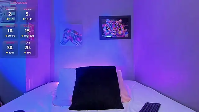 meghanmaslow online show from September 17, 2025, 10:01 pm