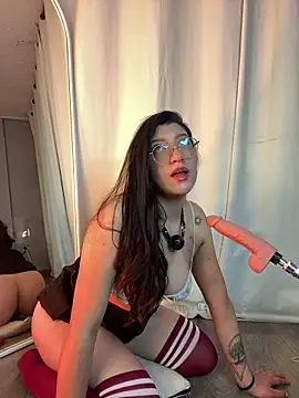 kaylii purple online show from September 12, 2025, 6:02 am