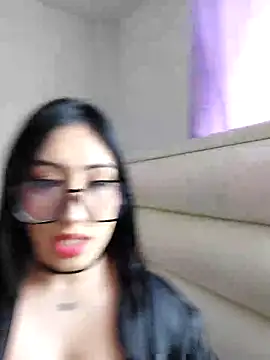 KIMGREY   online show from November 26, 2025, 6:19 pm