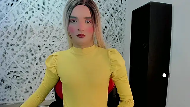 Snapshot of MIA_HOT23CM_S7S chatting on October 31, 2025, 11:40 am MIA HOT23CM S7S online show from October 31, 2025, 11:40 am