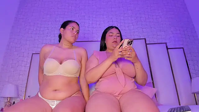 Snapshot of Mia_and_lexy chatting on October 10, 2025, 2:34 am Mia and lexy online show from October 10, 2025, 2:34 am