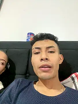 coupledesire18 online show from November 22, 2025, 4:22 am