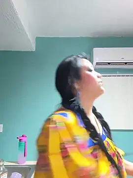 Snapshot of MyHoneyFrida chatting on September 16, 2025, 2:23 am MyHoneyFrida online show from September 16, 2025, 2:23 am