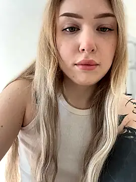 elliss  online show from September 30, 2025, 7:14 am