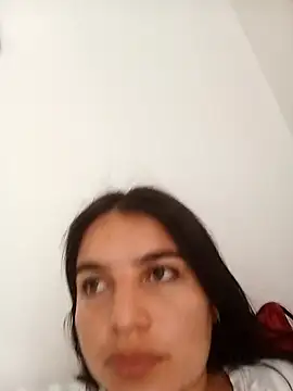 chloe 90 online show from September 29, 2025, 4:34 pm