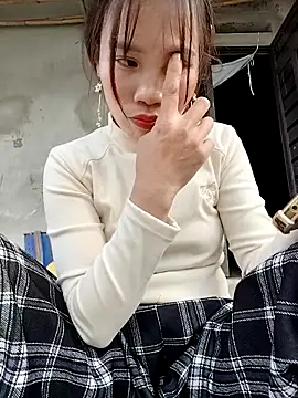 Tin tanny online show from December 17, 2025, 11:37 am