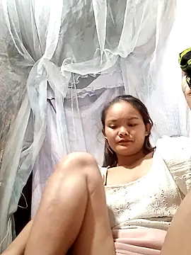 xinhxinhcute online show from October 6, 2025, 2:02 am