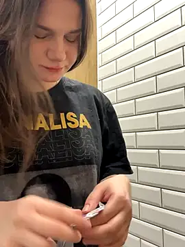 MiniVi online show from December 3, 2025, 4:13 am