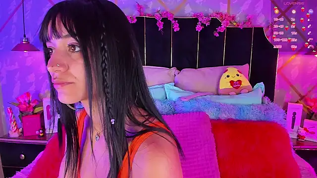 LindaWz  online show from February 26, 2026, 4:34 am