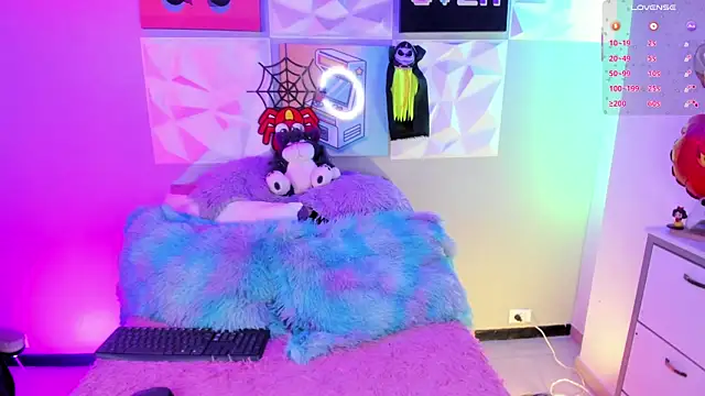 Snapshot of LindaWz_ chatting on October 28, 2025, 4:02 am LindaWz online show from October 28, 2025, 4:02 am