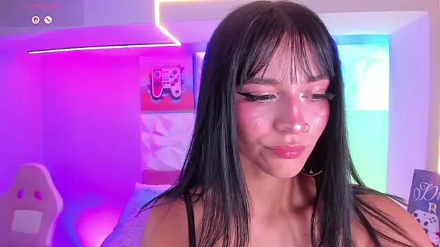 Snapshot of LindaWz_ chatting on November 14, 2025, 4:05 am LindaWz online show from November 14, 2025, 4:05 am