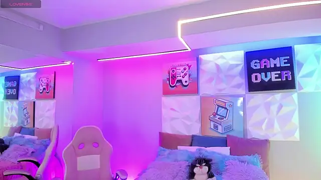 Snapshot of LindaWz_ chatting on November 16, 2025, 4:39 am LindaWz online show from November 16, 2025, 4:39 am