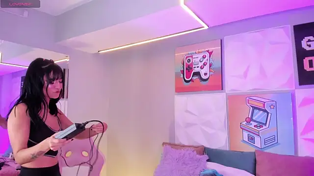 Snapshot of LindaWz_ chatting on November 23, 2025, 4:55 am LindaWz online show from November 23, 2025, 4:55 am