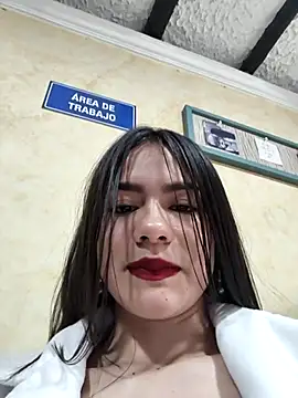 Snapshot of CHARLOTTE__05 chatting on October 17, 2025, 1:13 pm CHARLOTTE 05 online show from October 17, 2025, 1:13 pm