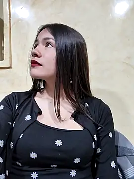 Snapshot of CHARLOTTE__05 chatting on October 25, 2025, 1:56 pm CHARLOTTE 05 online show from October 25, 2025, 1:56 pm