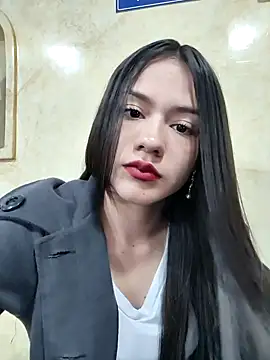 Snapshot of CHARLOTTE__05 chatting on October 21, 2025, 1:43 pm CHARLOTTE 05 online show from October 21, 2025, 1:43 pm