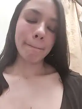 Snapshot of CHARLOTTE__05 chatting on October 7, 2025, 1:23 pm CHARLOTTE 05 online show from October 7, 2025, 1:23 pm