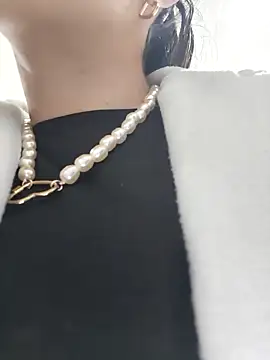 Snapshot of CHARLOTTE__05 chatting on November 14, 2025, 12:09 pm CHARLOTTE 05 online show from November 14, 2025, 12:09 pm