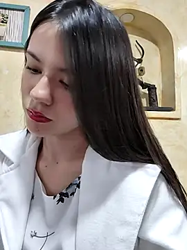 Snapshot of CHARLOTTE__05 chatting on September 15, 2025, 12:49 pm CHARLOTTE 05 online show from September 15, 2025, 12:49 pm