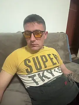 Snapshot of GsprDniel4 chatting on December 15, 2025, 8:03 pm GsprDniel4 online show from December 15, 2025, 8:03 pm