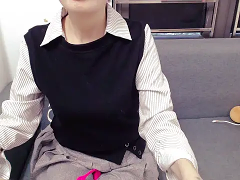 Snapshot of Funnygirl_9x chatting on February 2, 2026, 2:32 am Funnygirl 9x online show from February 2, 2026, 2:32 am