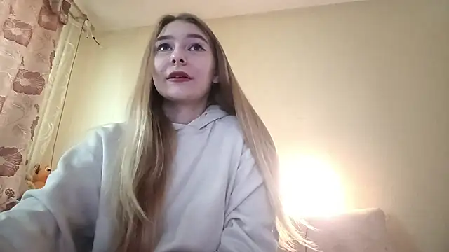 Nymera flare online show from September 16, 2025, 6:36 am