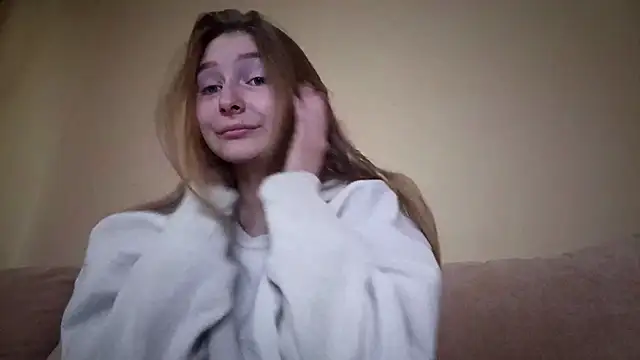 Nymera flare online show from September 23, 2025, 6:42 am