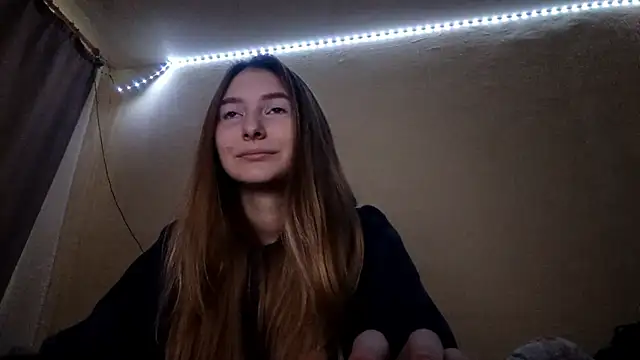 Nymera flare online show from November 19, 2025, 6:46 am