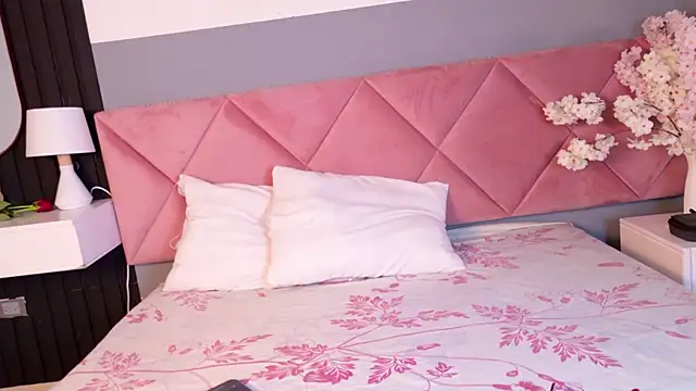 Val Oconner online show from September 13, 2025, 3:28 am